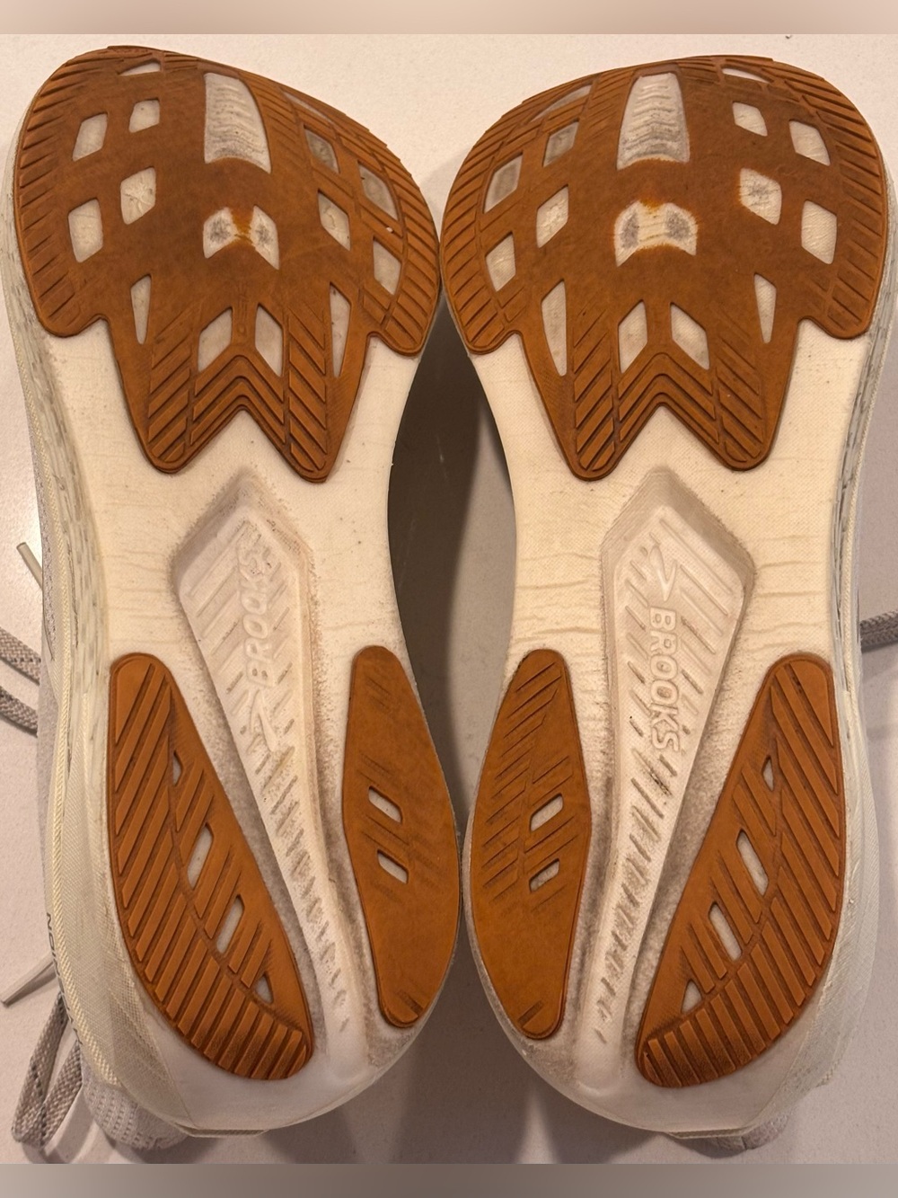 Brooks Hyperion 2 Men’s Size 10.5 White Running Shoes - Picture 9 of 10